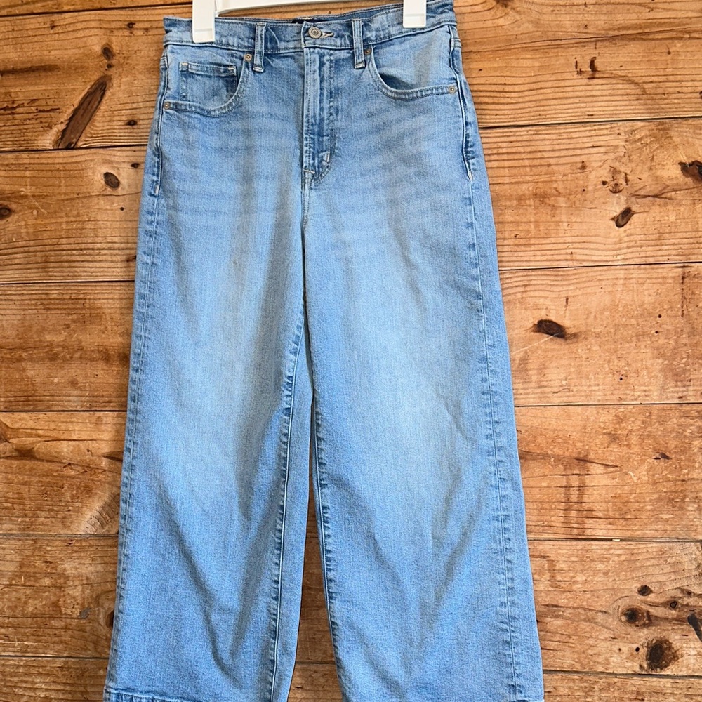 Gap High-Rise Wide-Leg Crop Light Blue Jeans